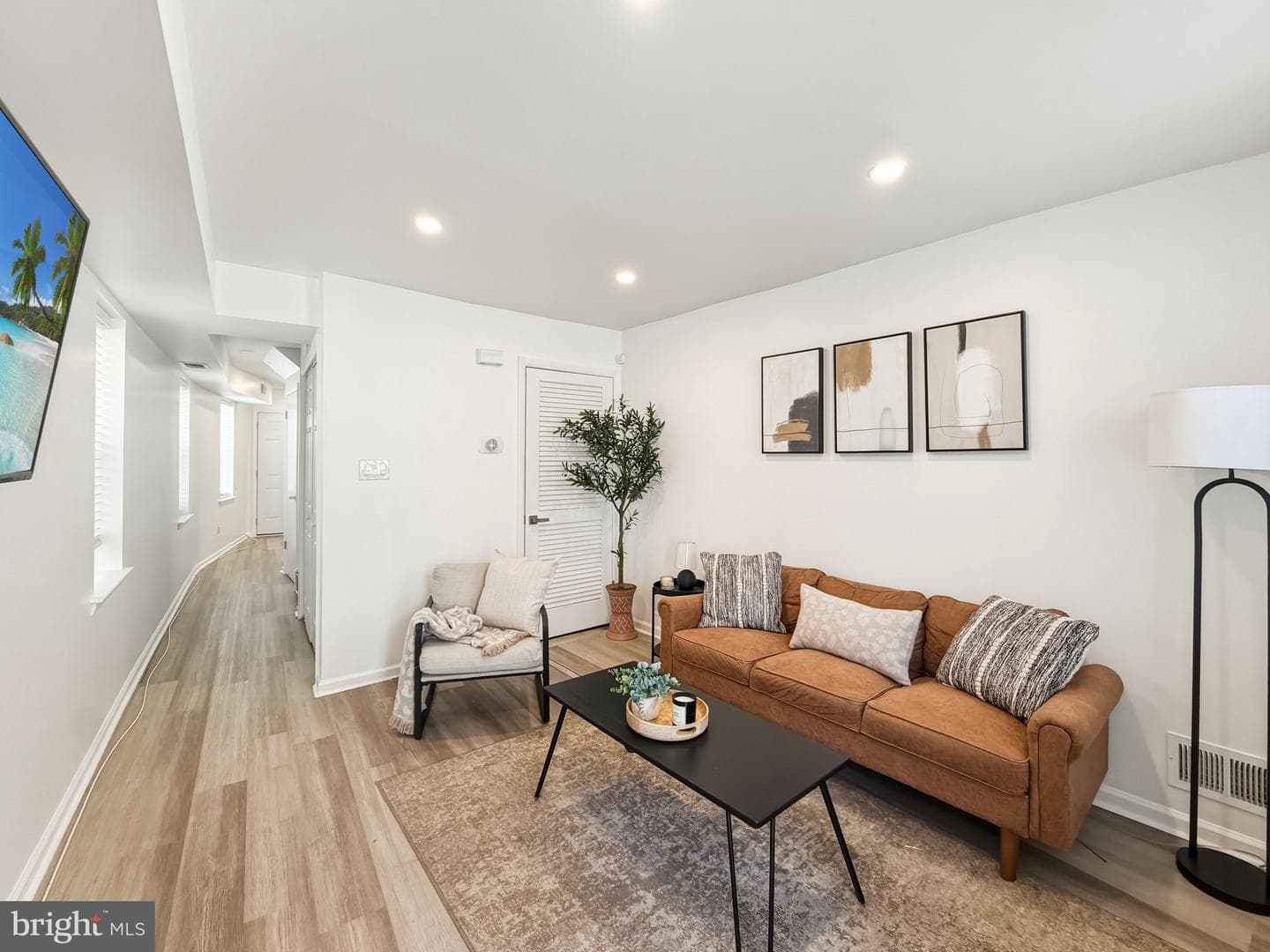 916 Bevan Street photo 3
