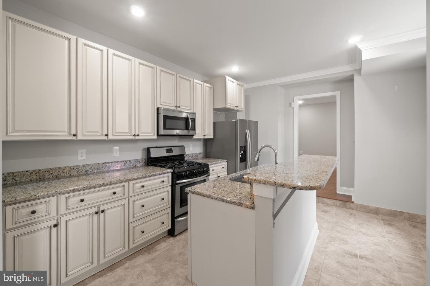 101 East Avenue photo 11