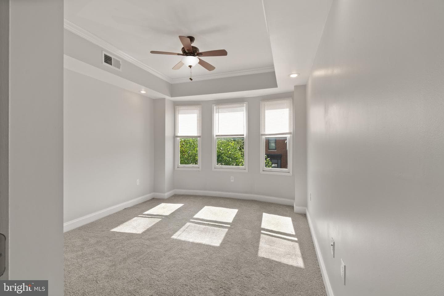 101 East Avenue photo 16