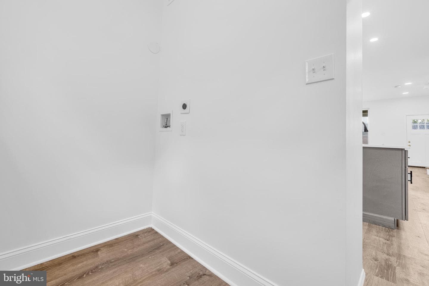 1077 Ellicott Dr photo 12