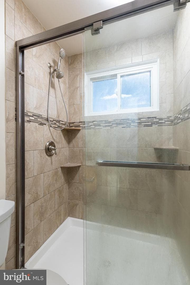 1449 Roland Heights Avenue photo 27