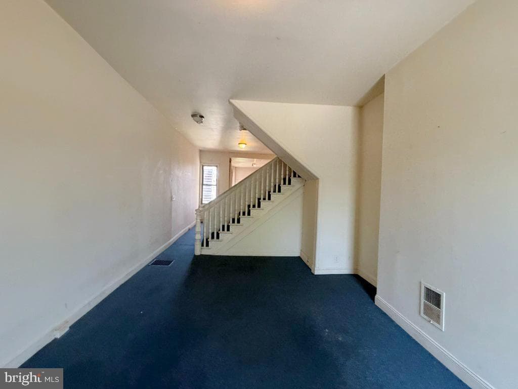 2535 Ashton Street photo 3
