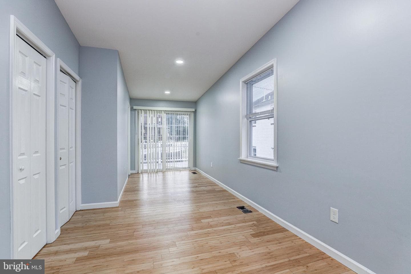 1602 Abbotston Street photo 11