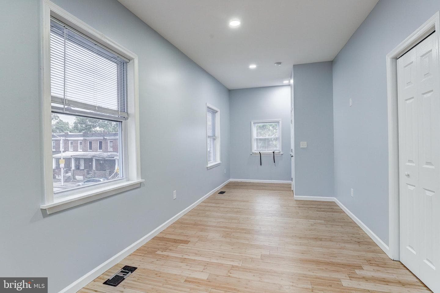 1602 Abbotston Street photo 13