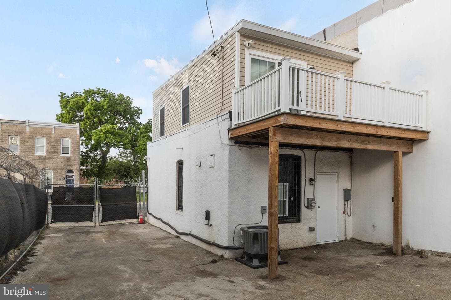 1602 Abbotston Street photo 19