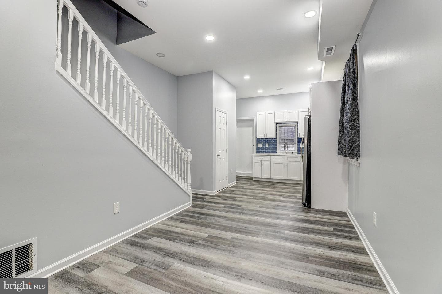 1602 Abbotston Street photo 5