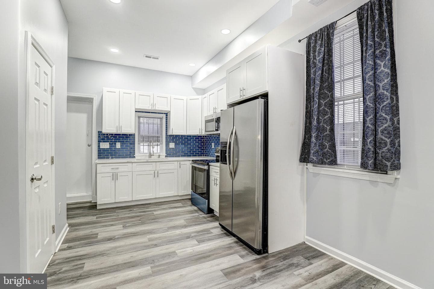 1602 Abbotston Street photo 8
