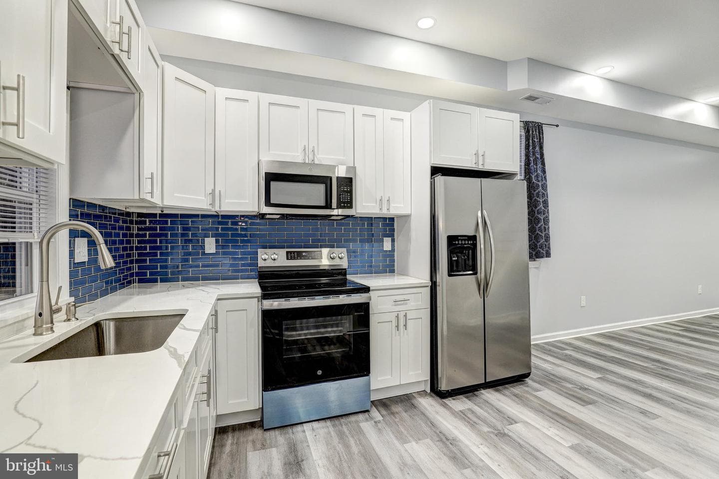 1602 Abbotston Street photo 9