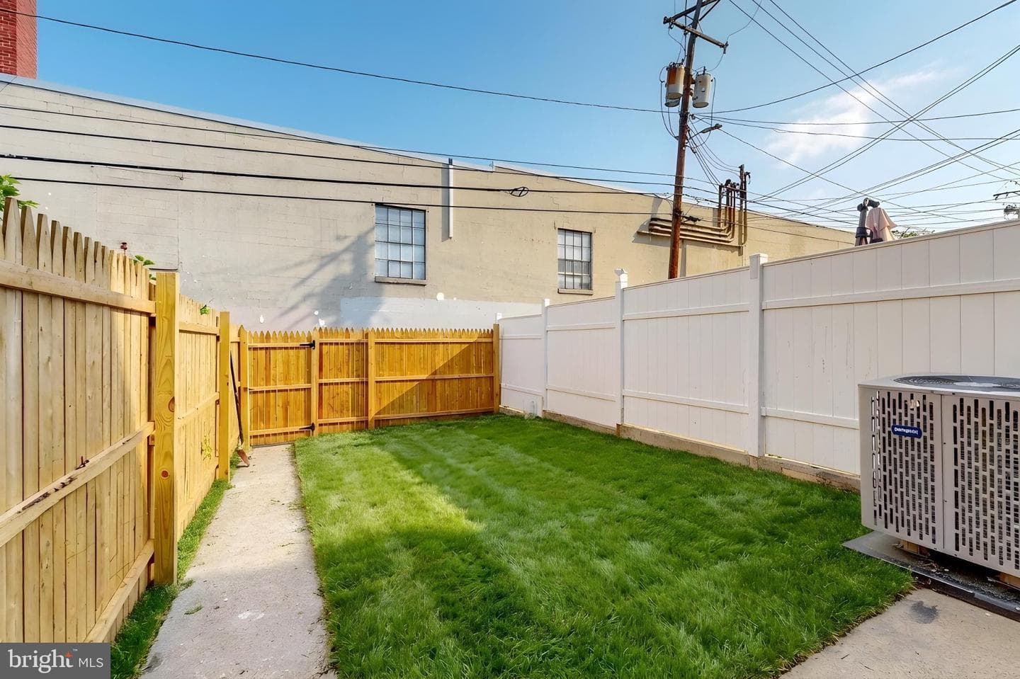 2320 W Lexington Street photo 35