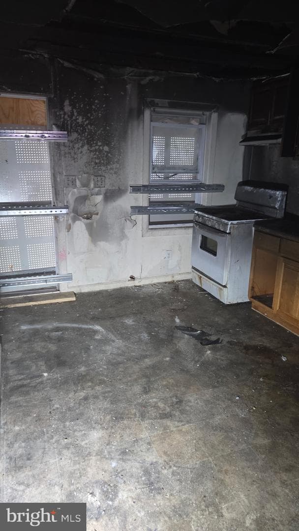 2424 Etting Street photo 4