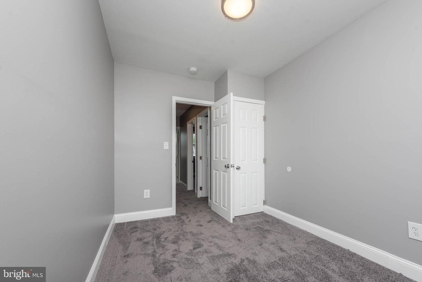 4921 Edgemere Avenue photo 18