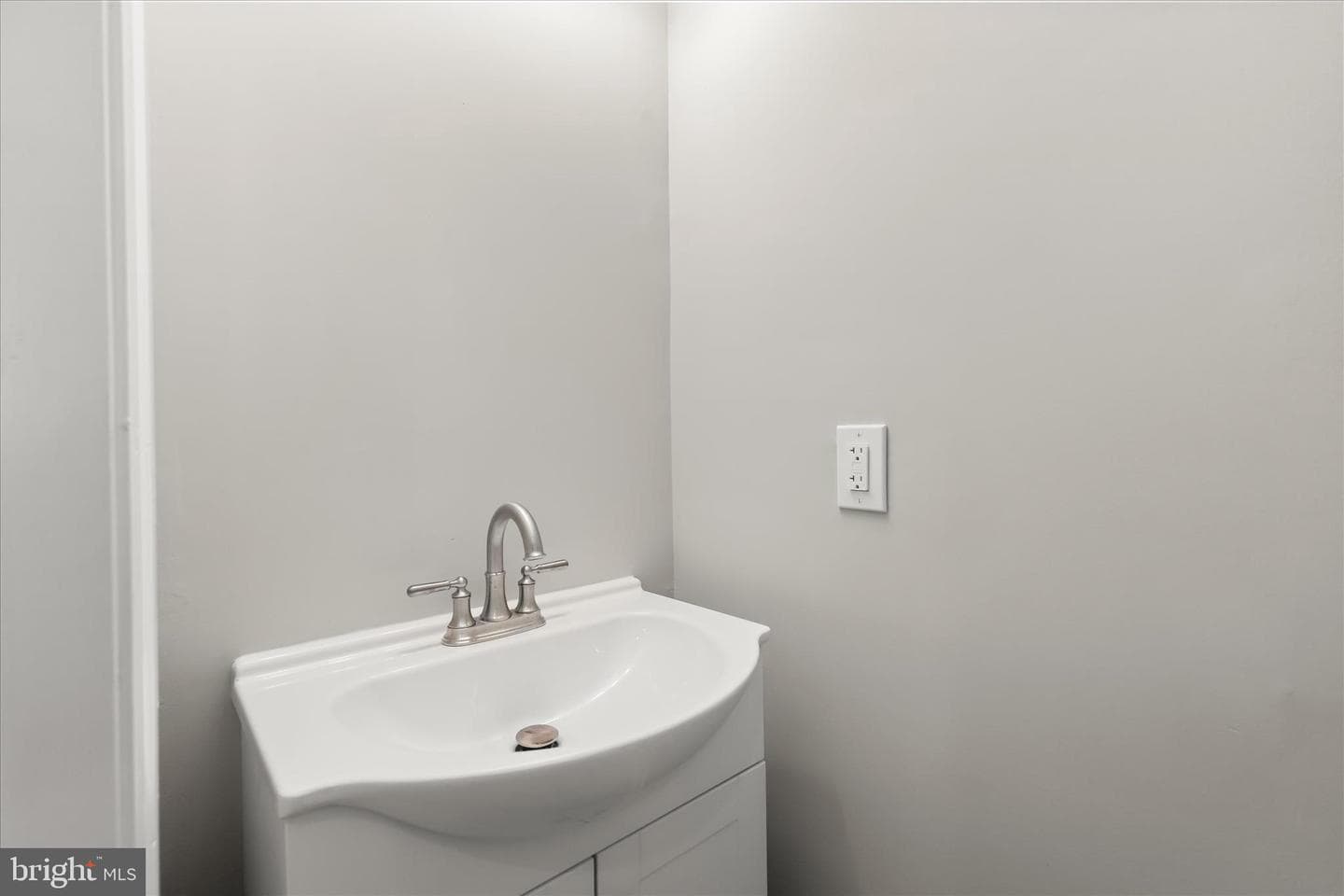 3922 Mount Pleasant Avenue photo 13