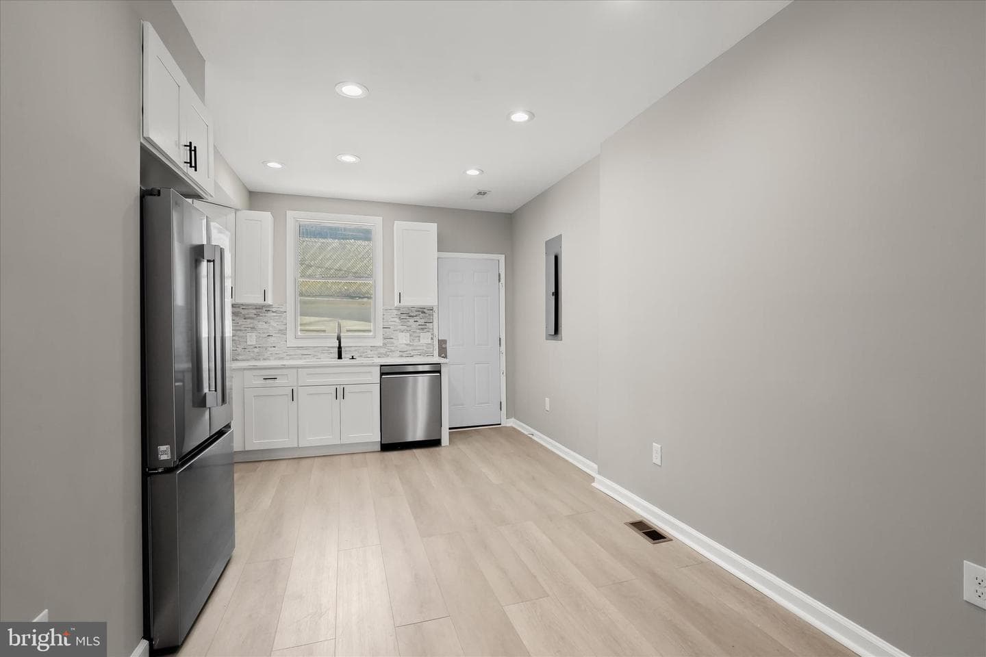 3922 Mount Pleasant Avenue photo 8