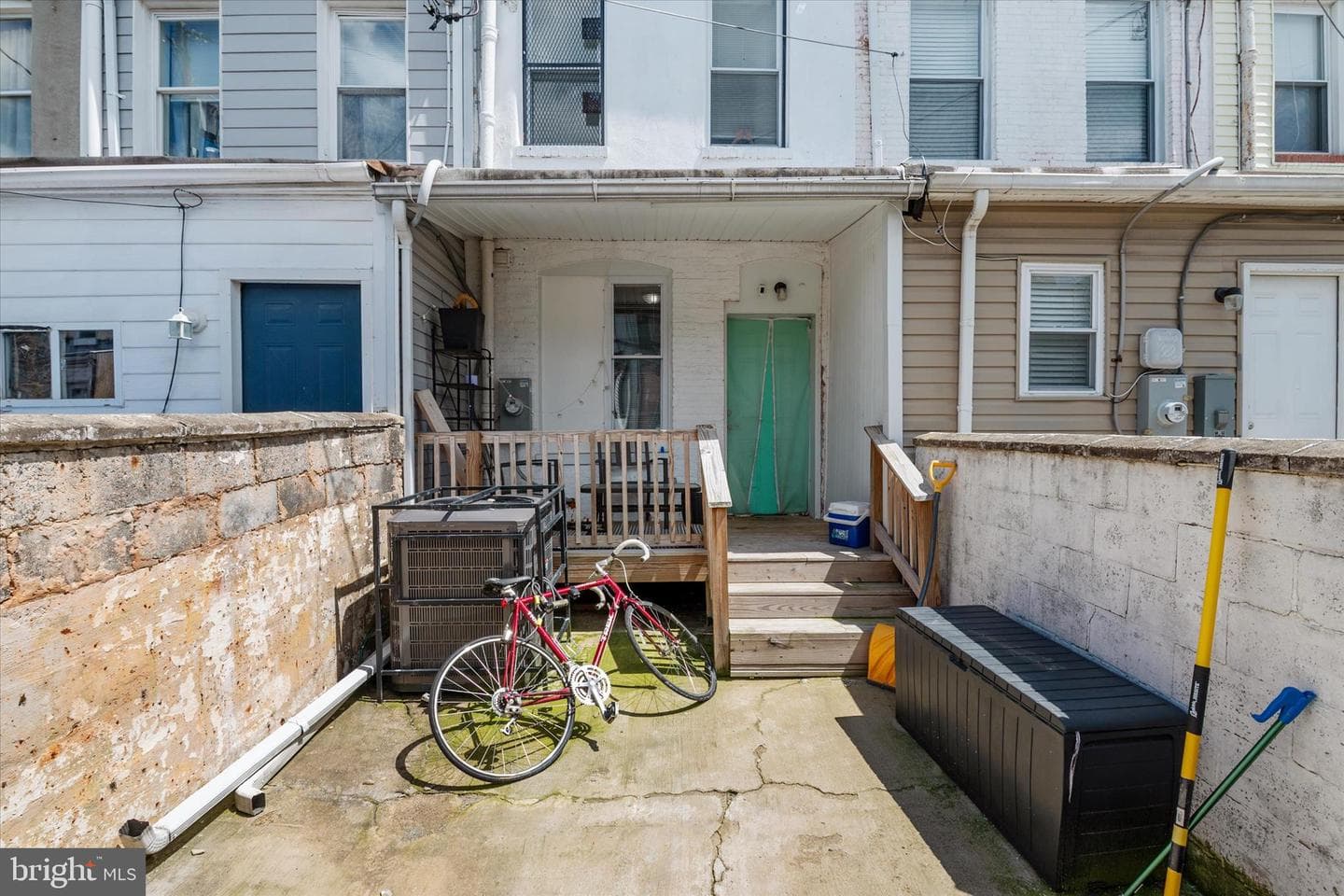1218 Sargeant Street photo 28