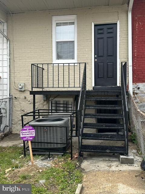 409 Poplar Grove St photo 17