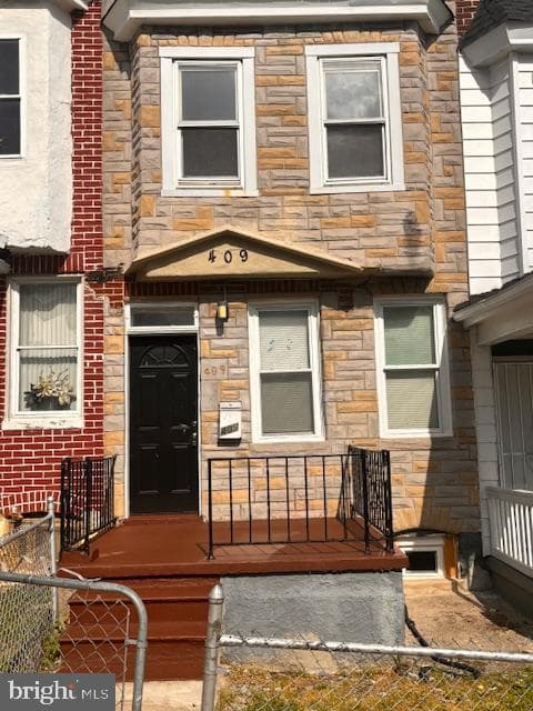 409 Poplar Grove St photo 5