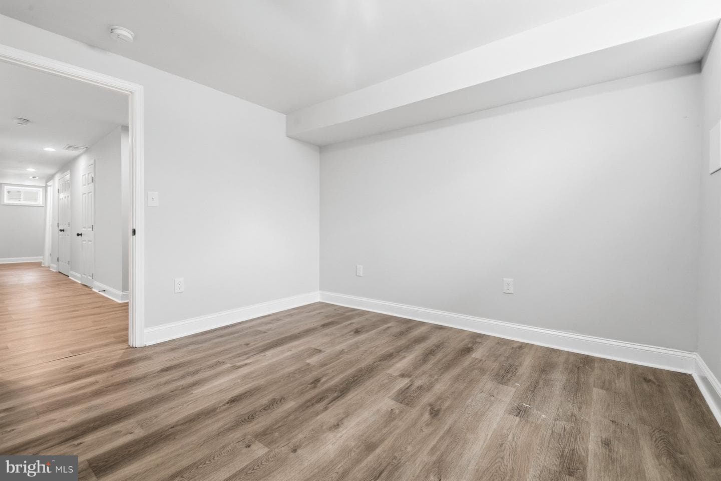1735 Washington Street N photo 22