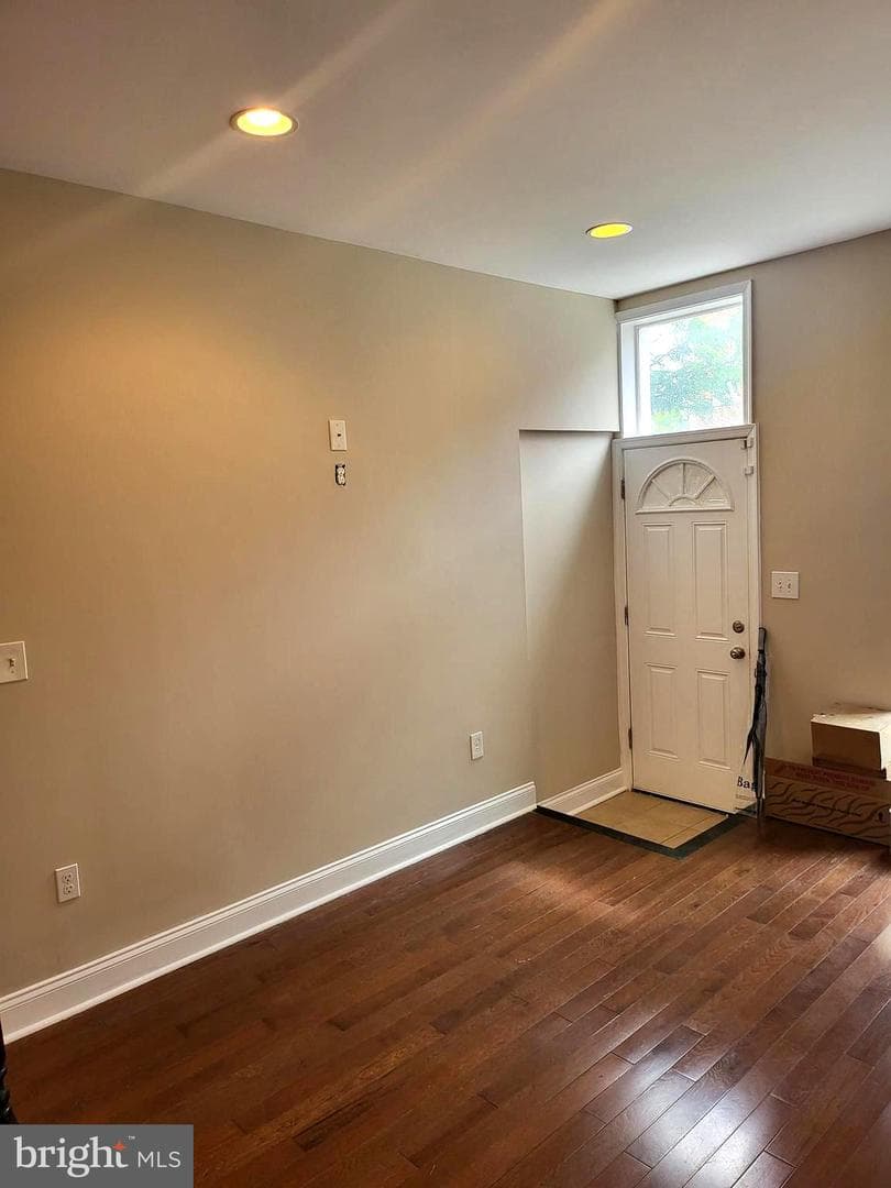 1403 N Bond Street photo 8