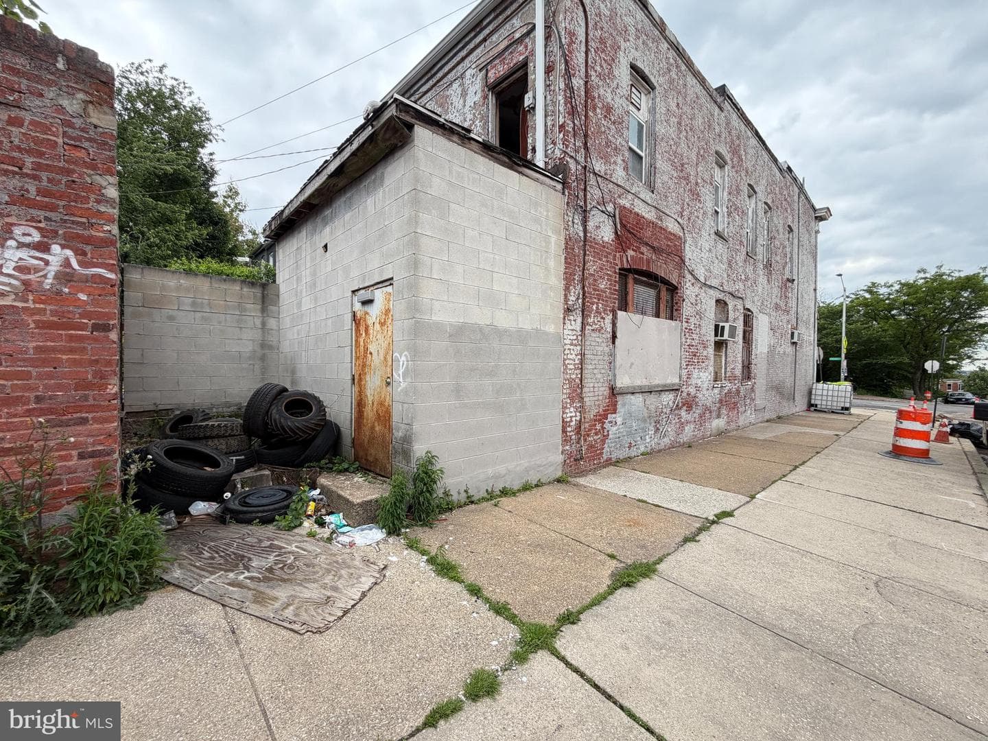 2140 W Baltimore Street photo 19