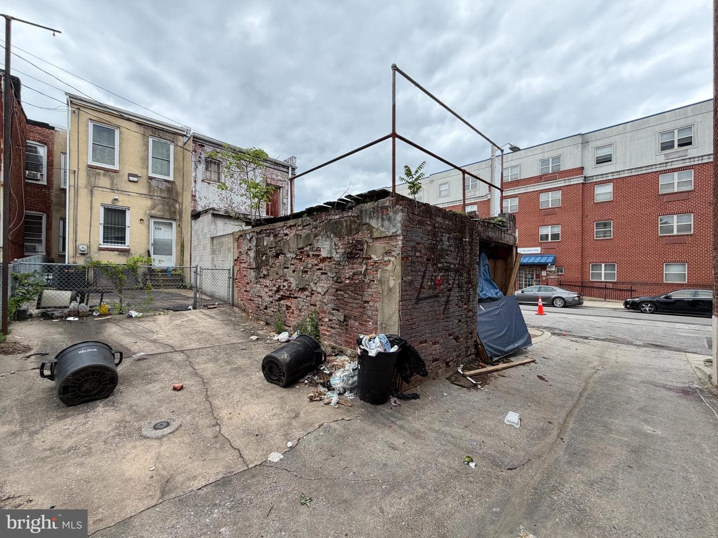 2140 W Baltimore Street photo 21