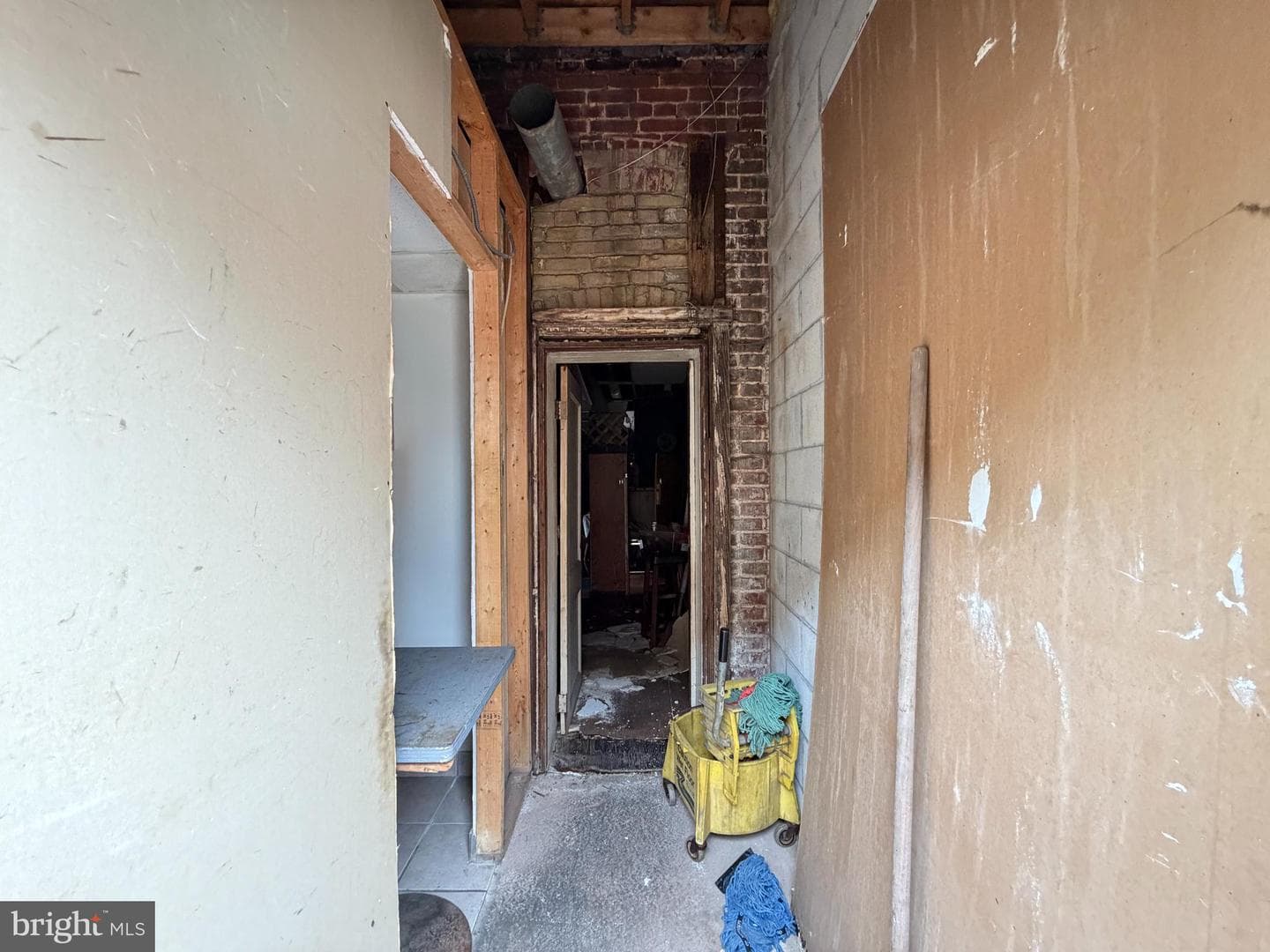 2140 W Baltimore Street photo 3