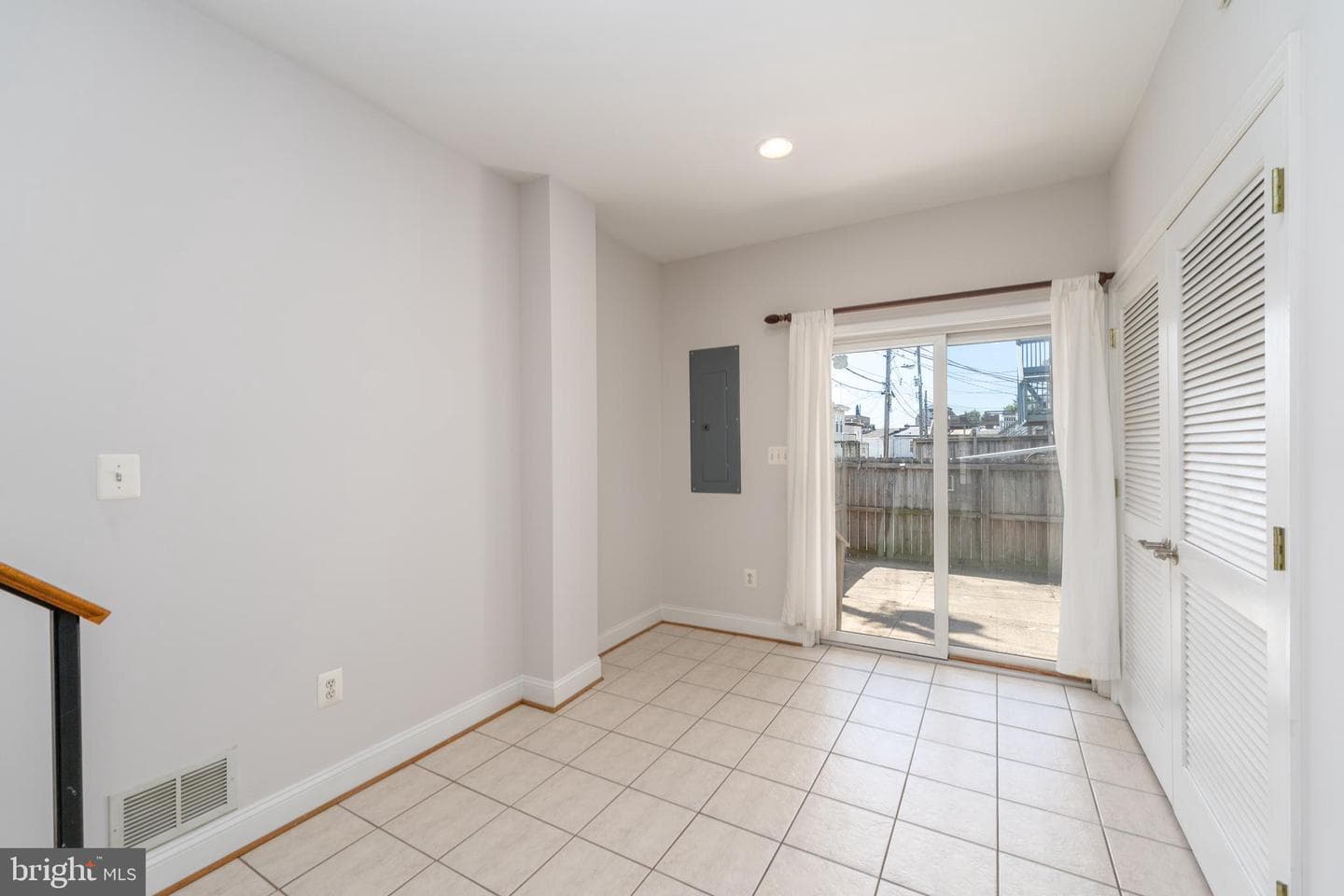 3233 Foster Avenue photo 12