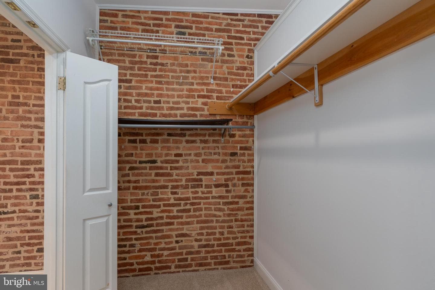 3233 Foster Avenue photo 19