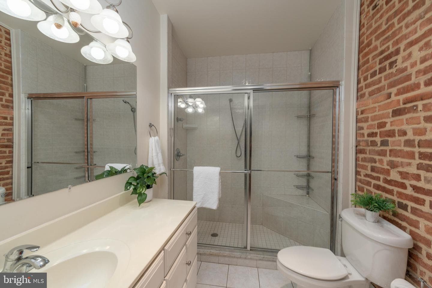 3233 Foster Avenue photo 20