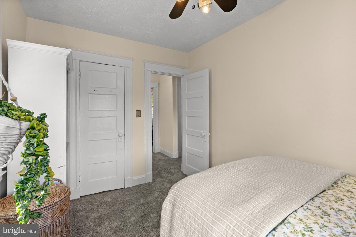 2273 Park Hill Avenue photo 18