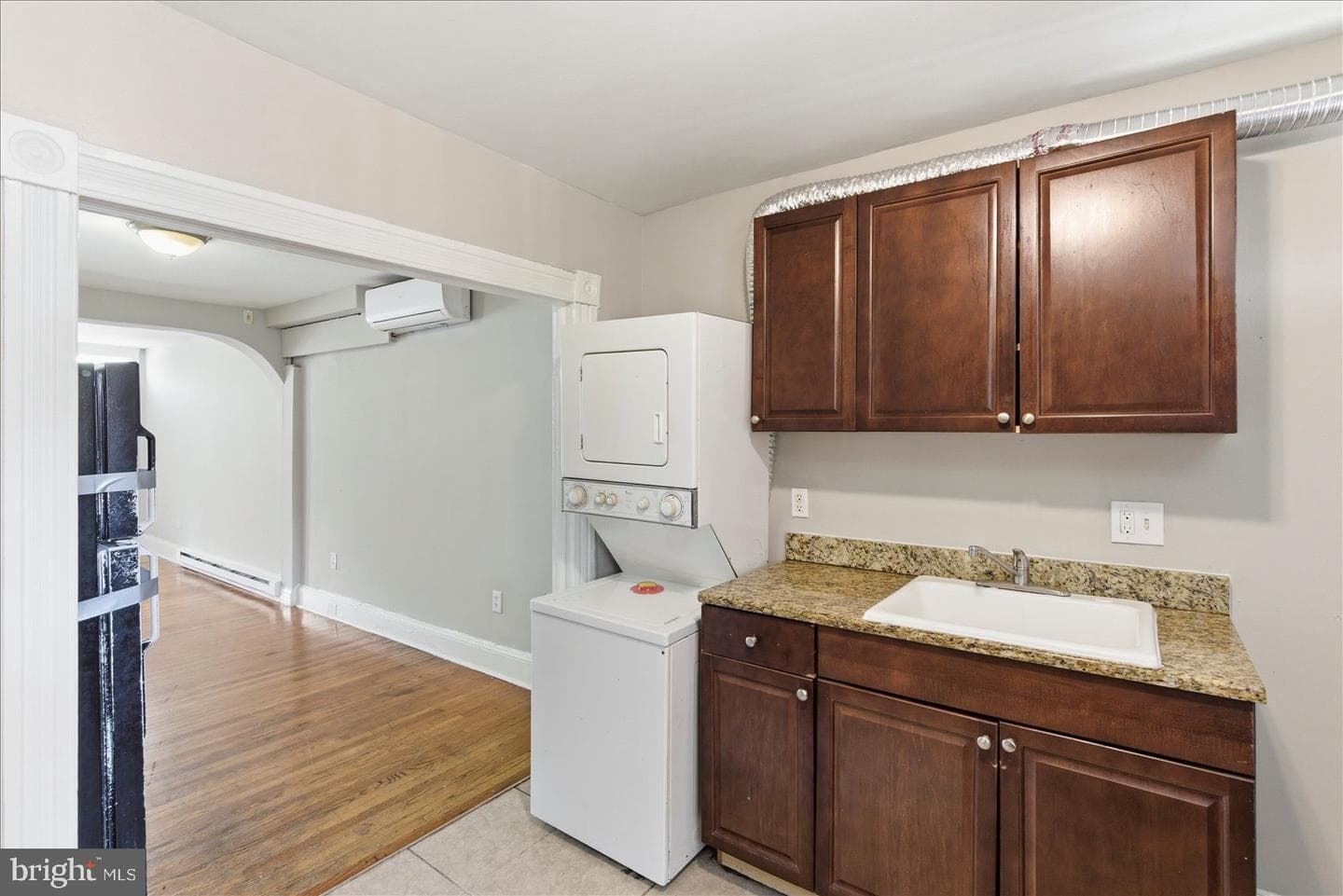 1208 W Cross Street photo 11