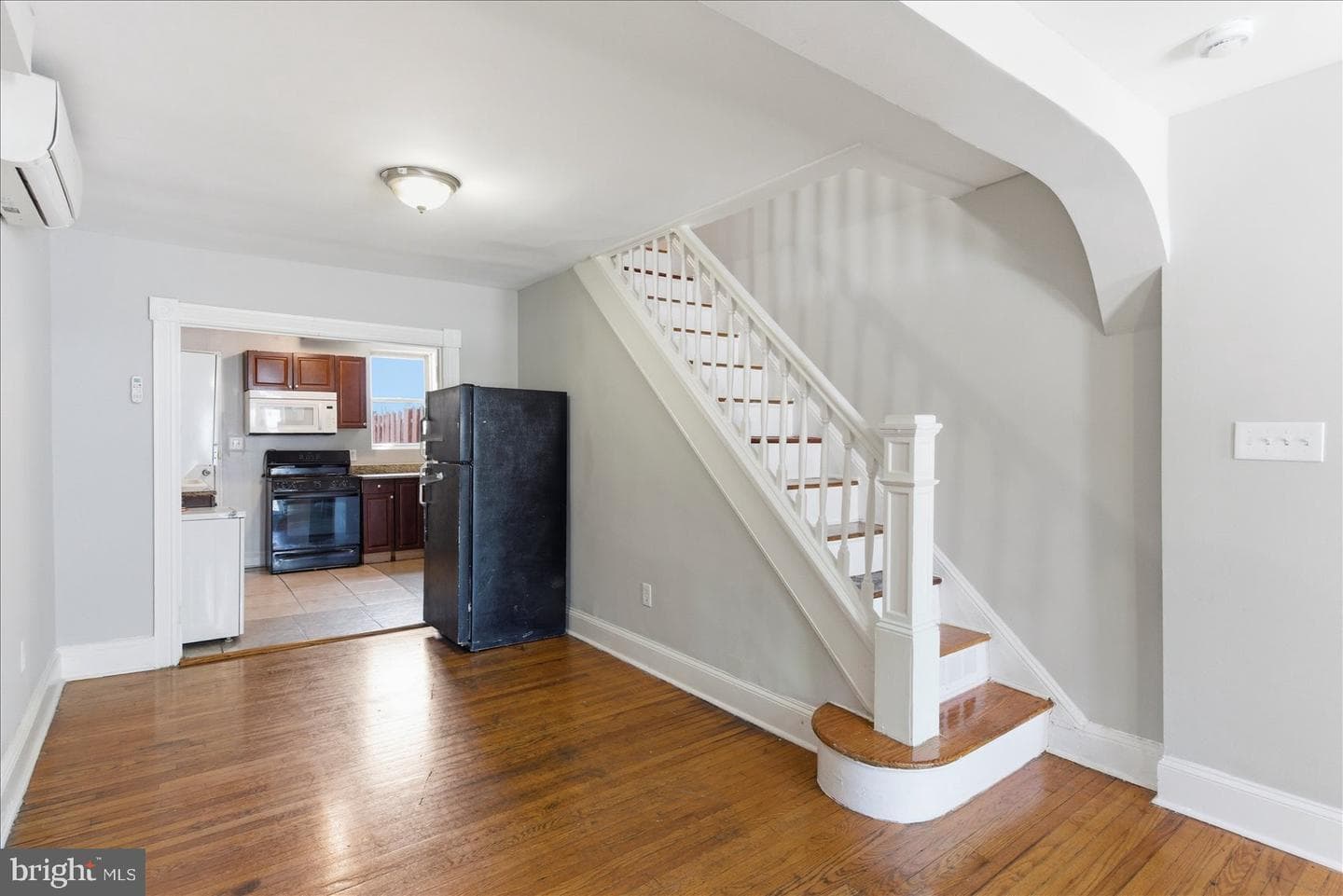 1208 W Cross Street photo 5