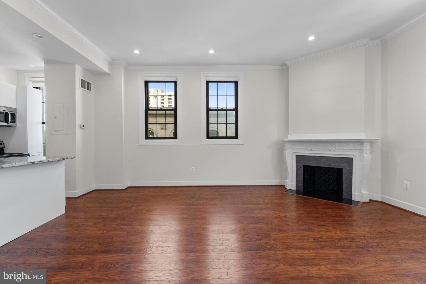 1 E Chase Street #305 photo 11