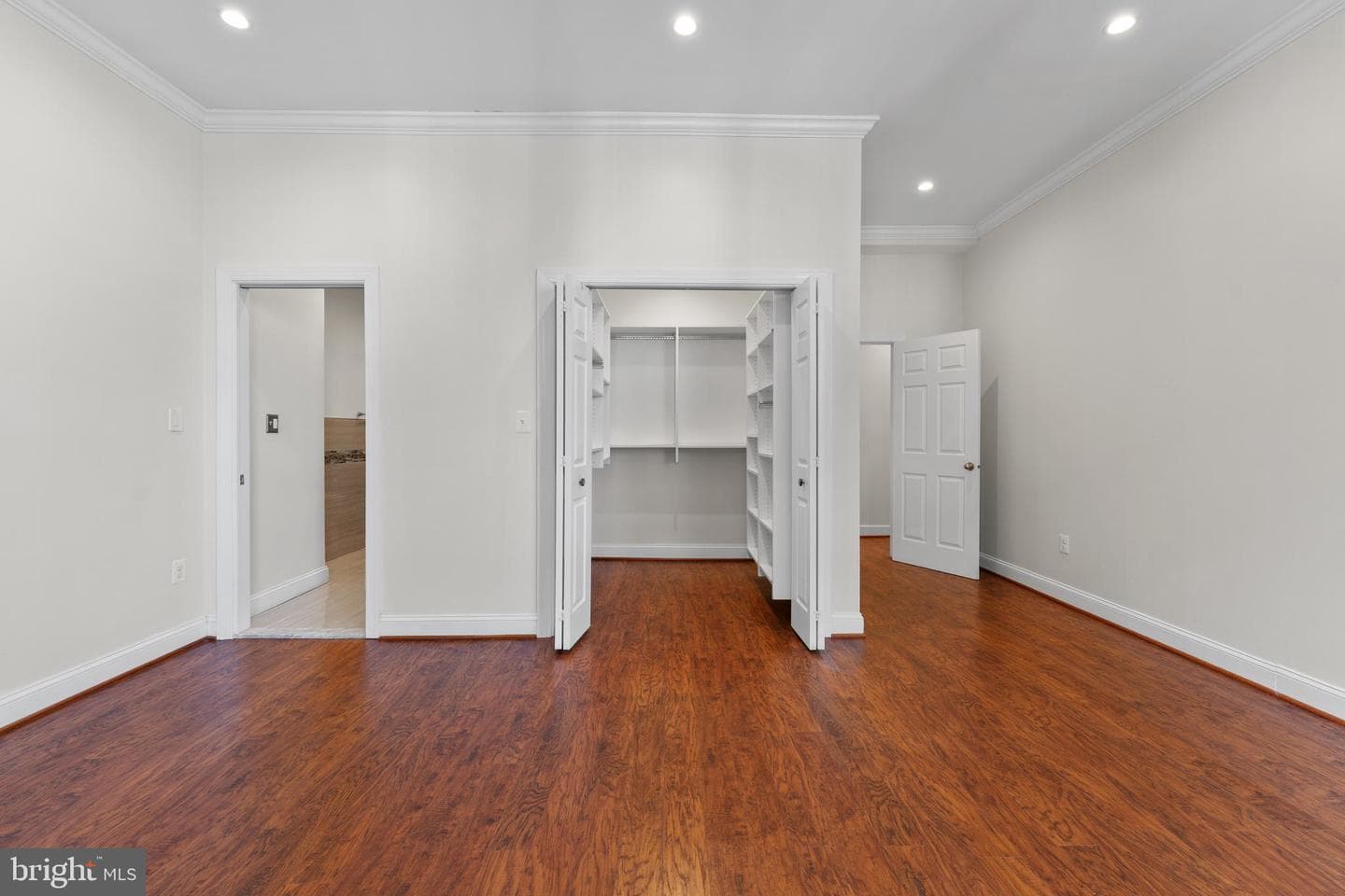 1 E Chase Street #305 photo 20