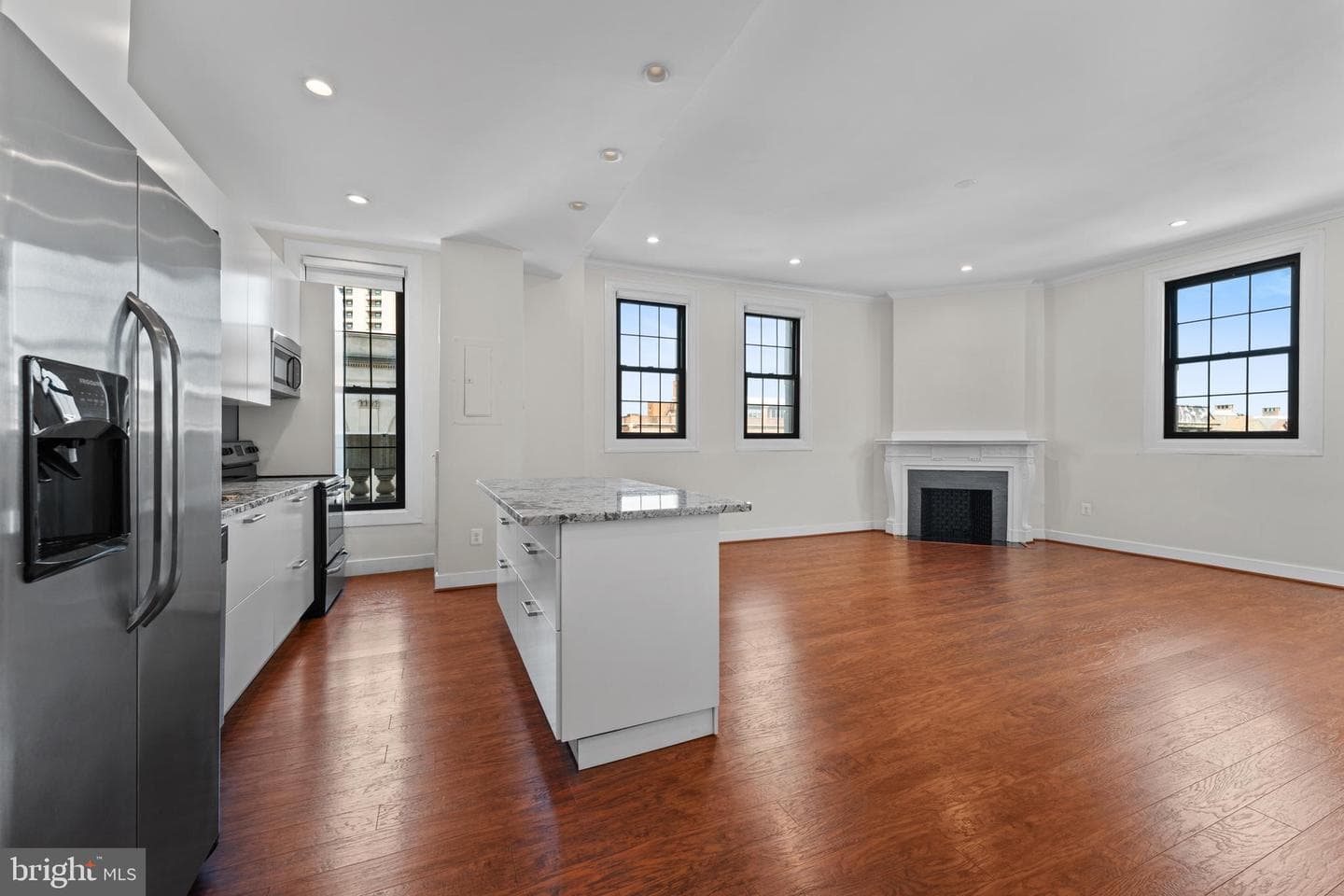 1 E Chase Street #305 photo 4