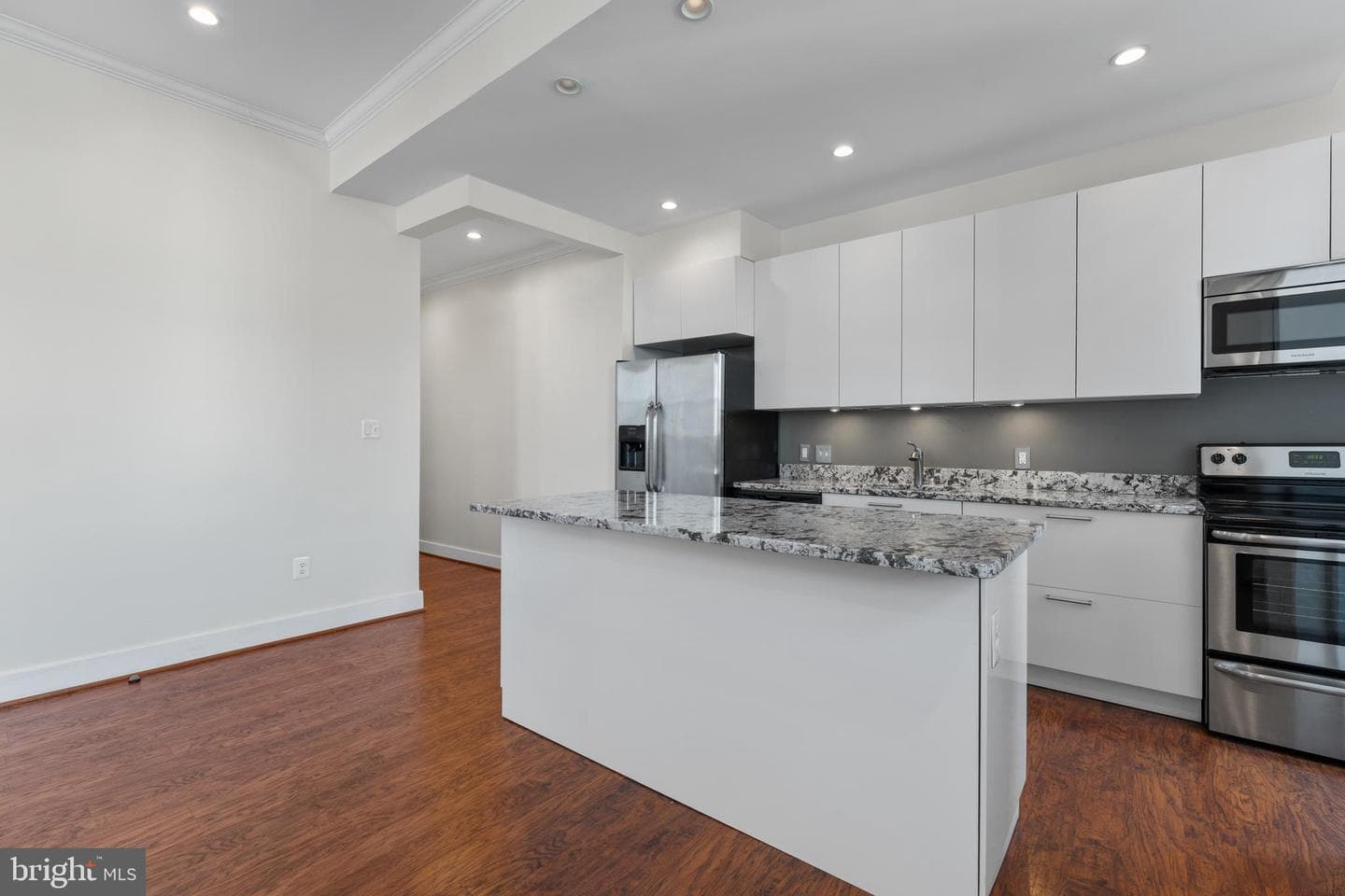 1 E Chase Street #305 photo 9