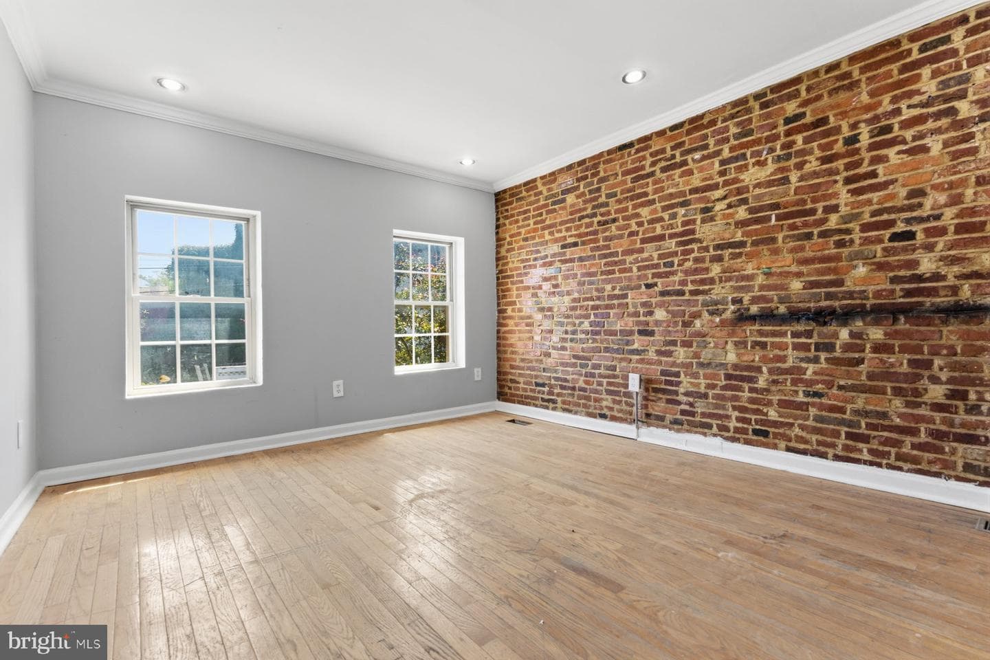 872 Carroll Street photo 10