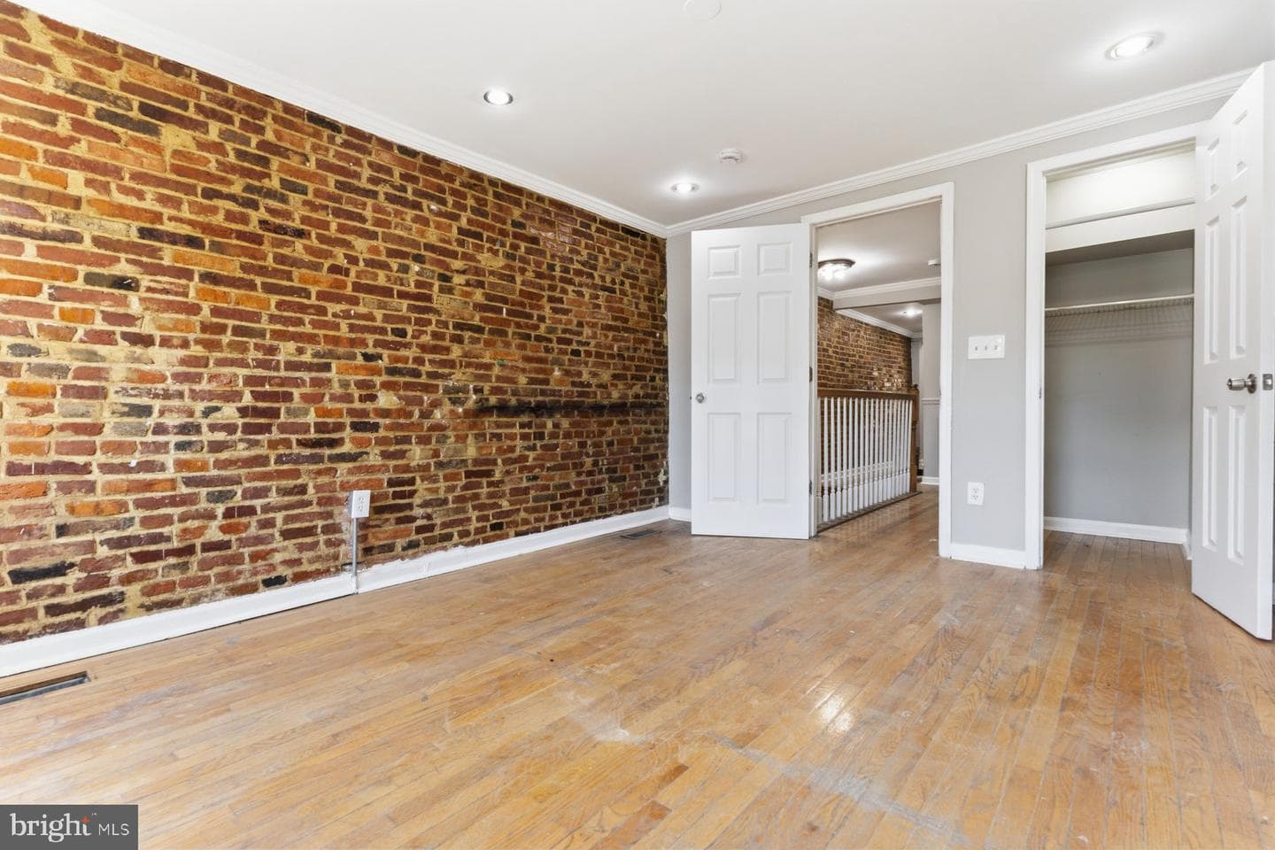 872 Carroll Street photo 11