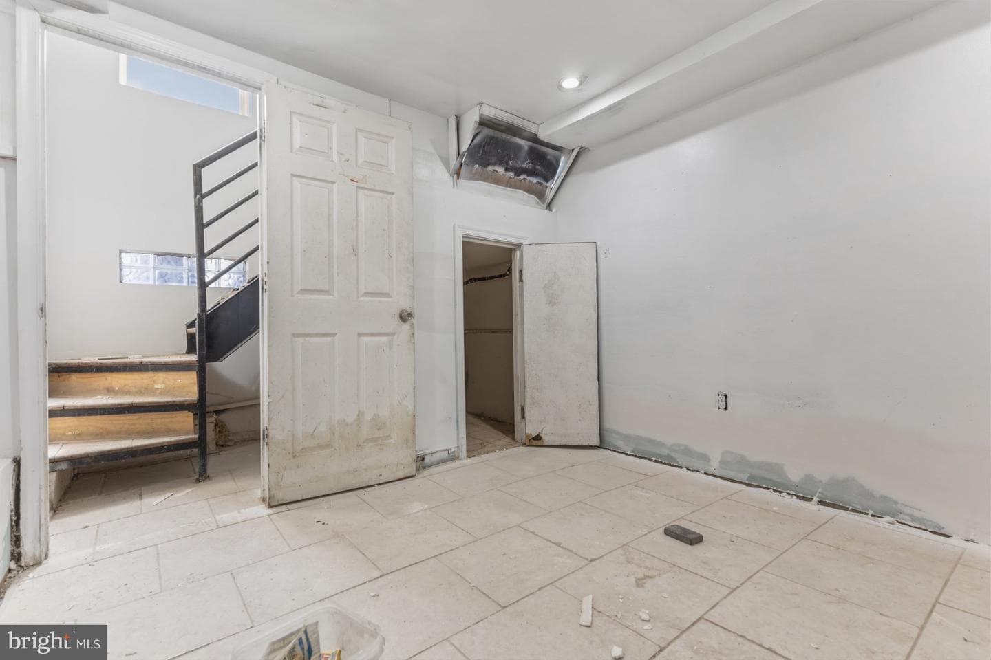 872 Carroll Street photo 18