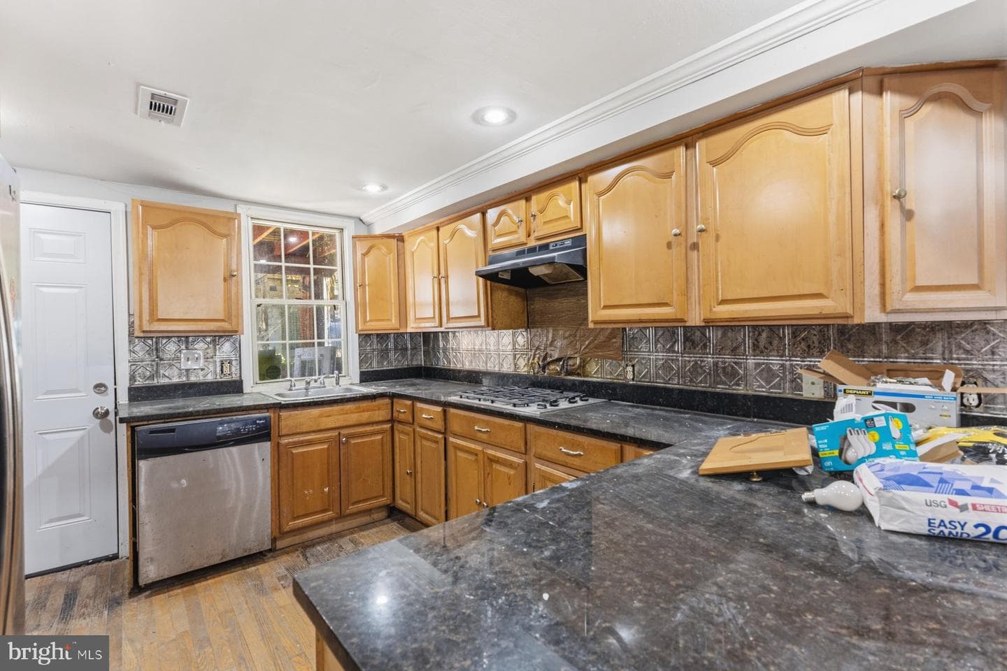 872 Carroll Street photo 7