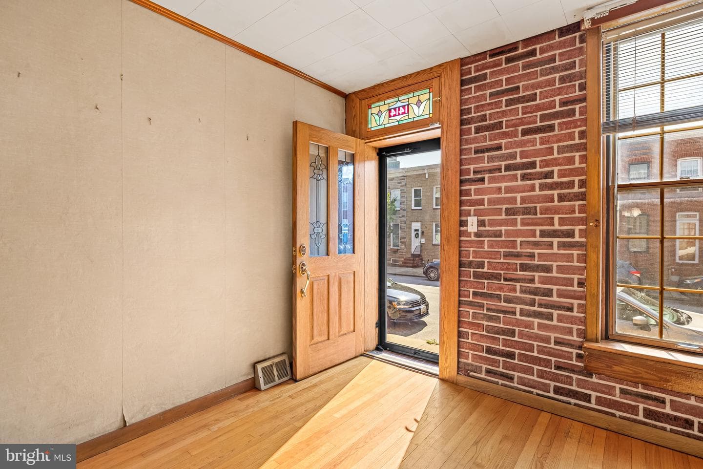 1414 Andre Street photo 3