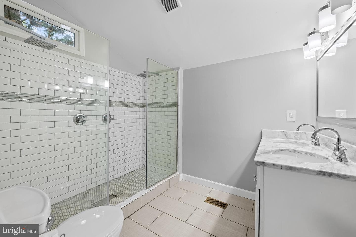 2604 Creighton Avenue photo 15