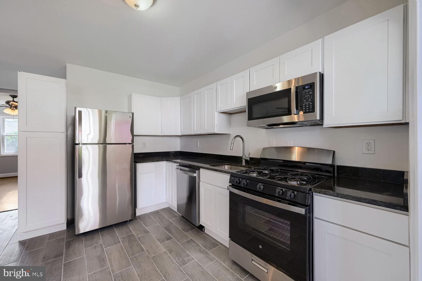 38 N Bernice Avenue photo 11