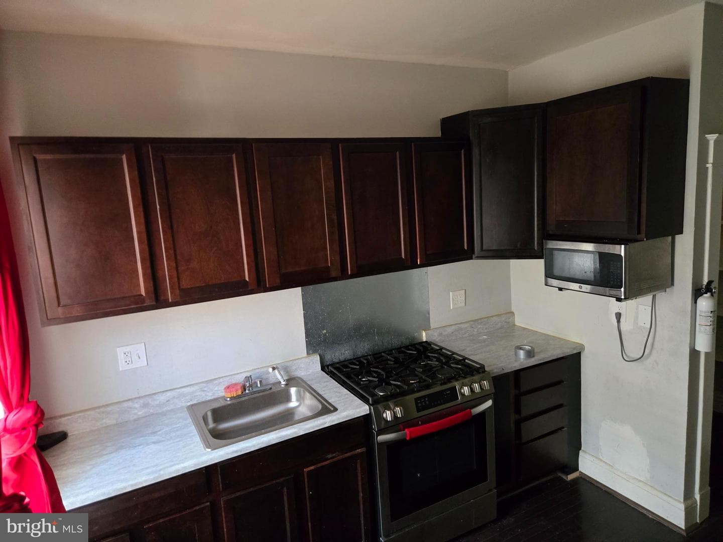 2536 W Lafayette Avenue photo 3