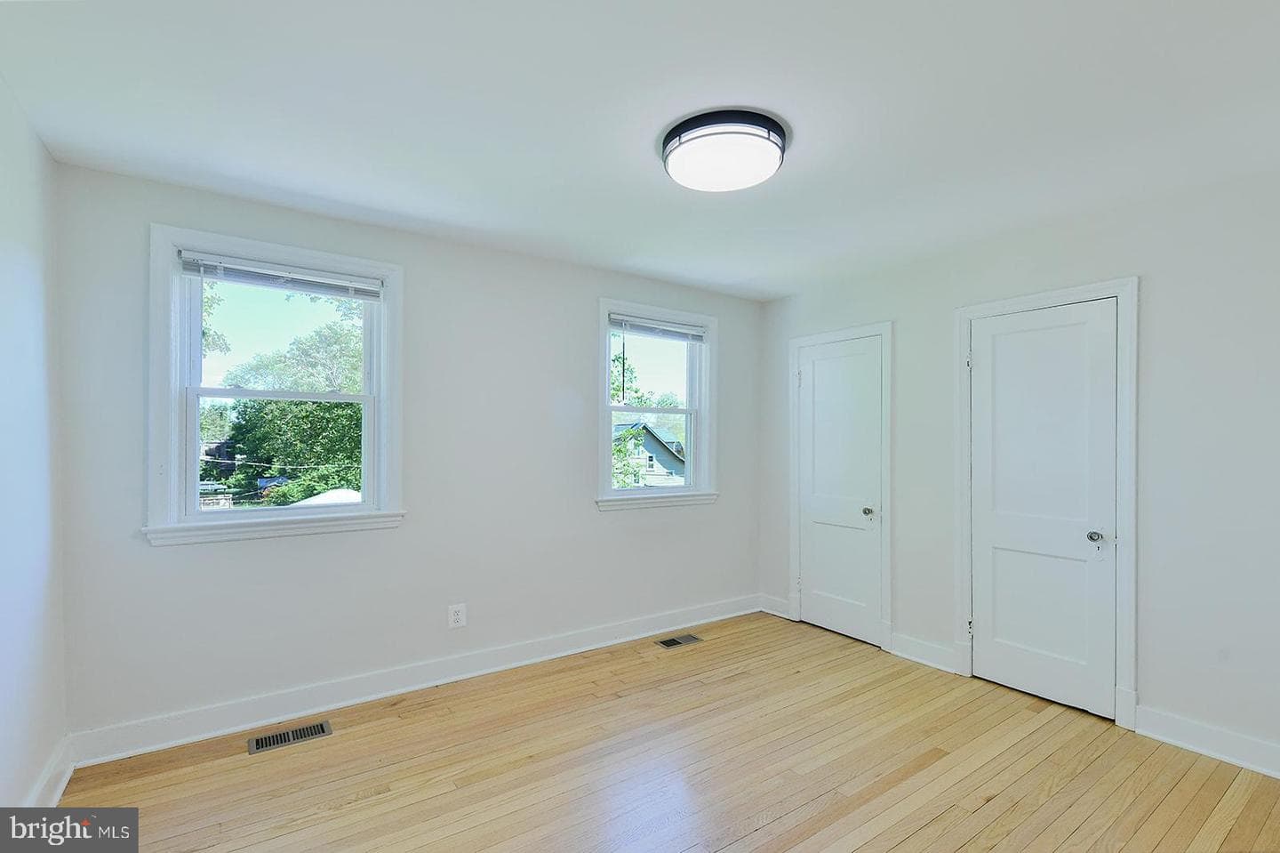 3617 N Rogers Avenue photo 24