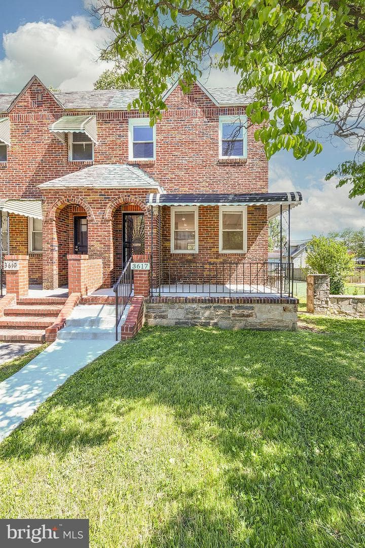 3617 N Rogers Avenue photo 6