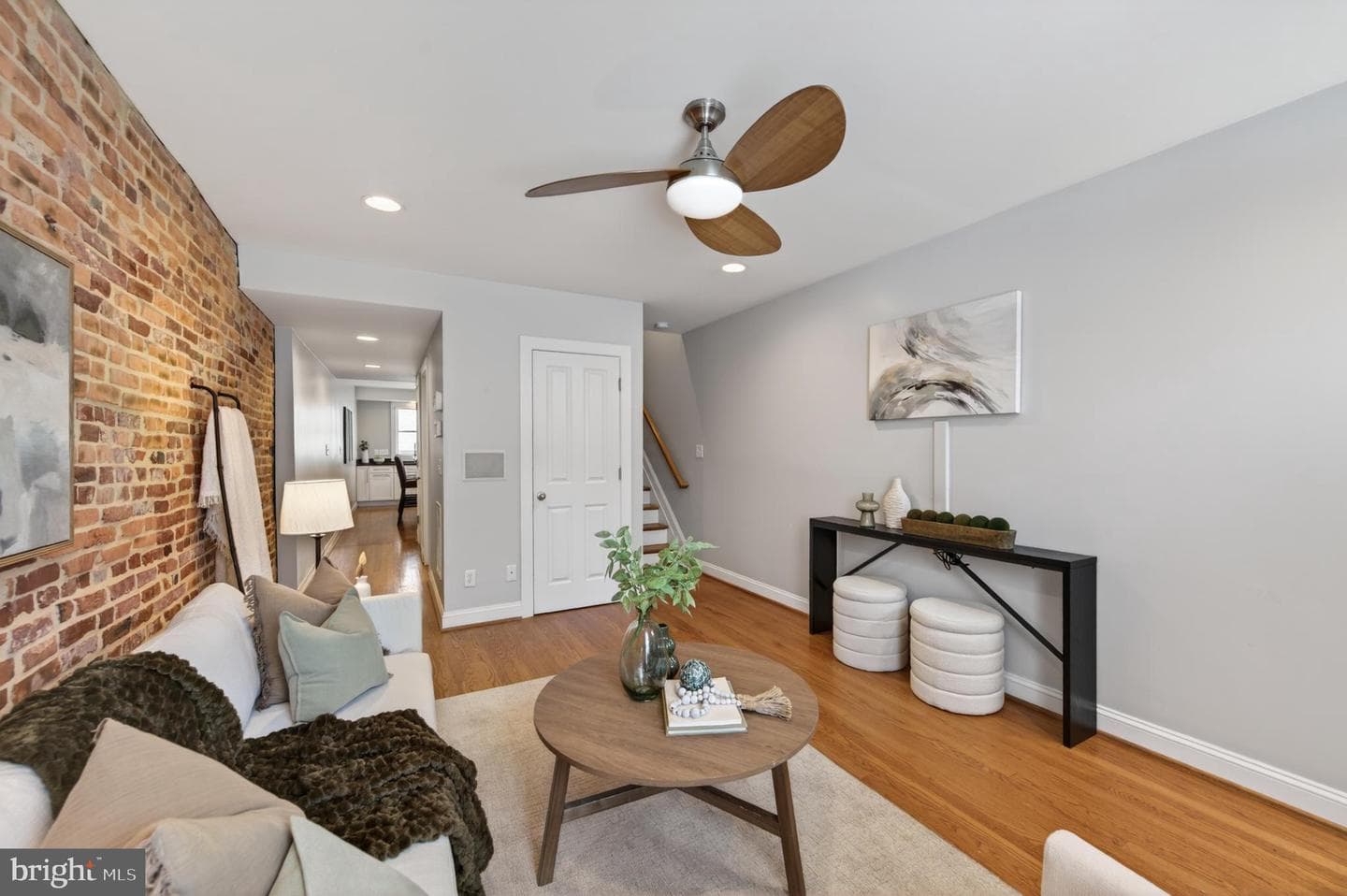 1004 Baylis Street photo 10