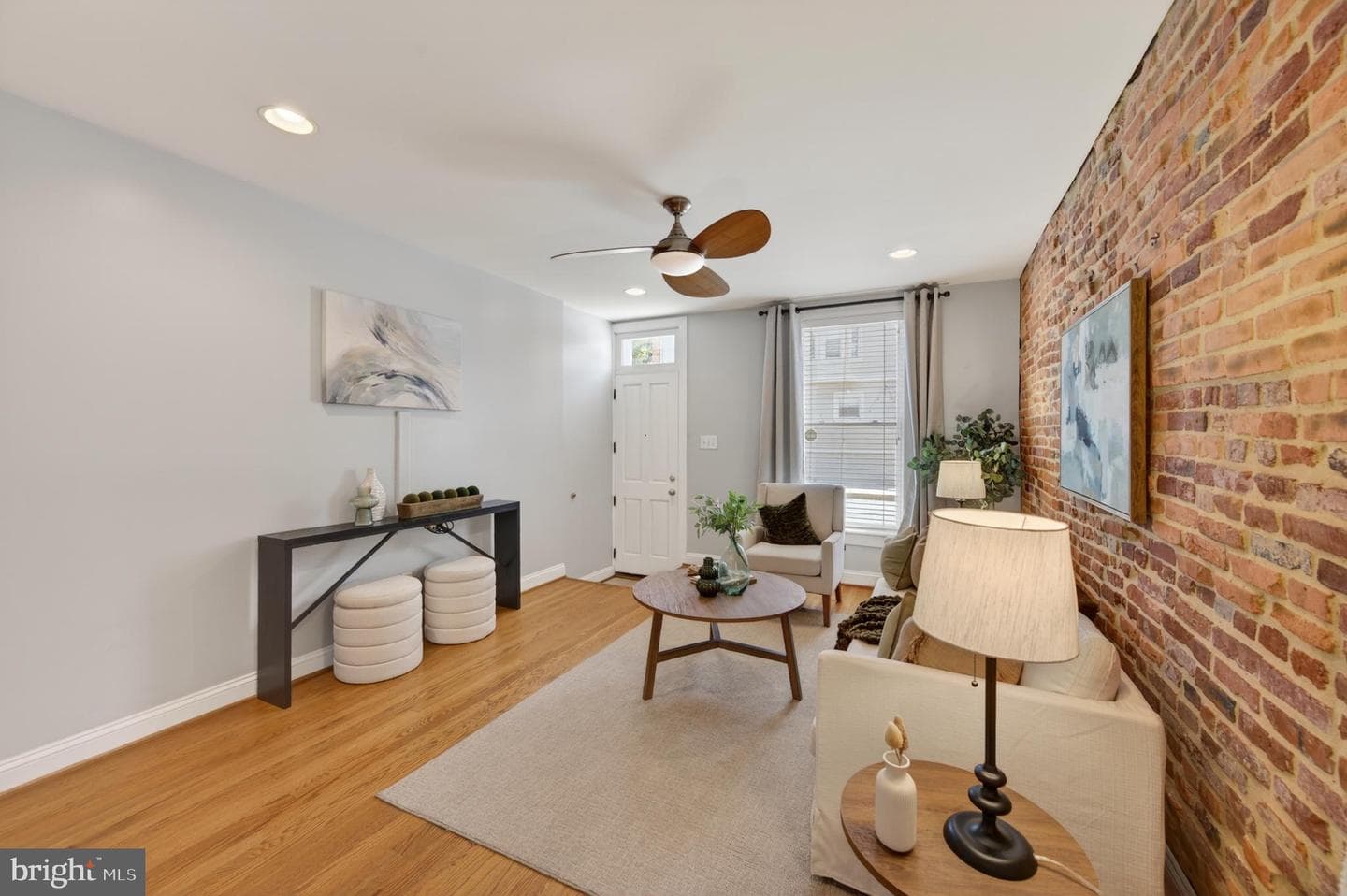 1004 Baylis Street photo 12