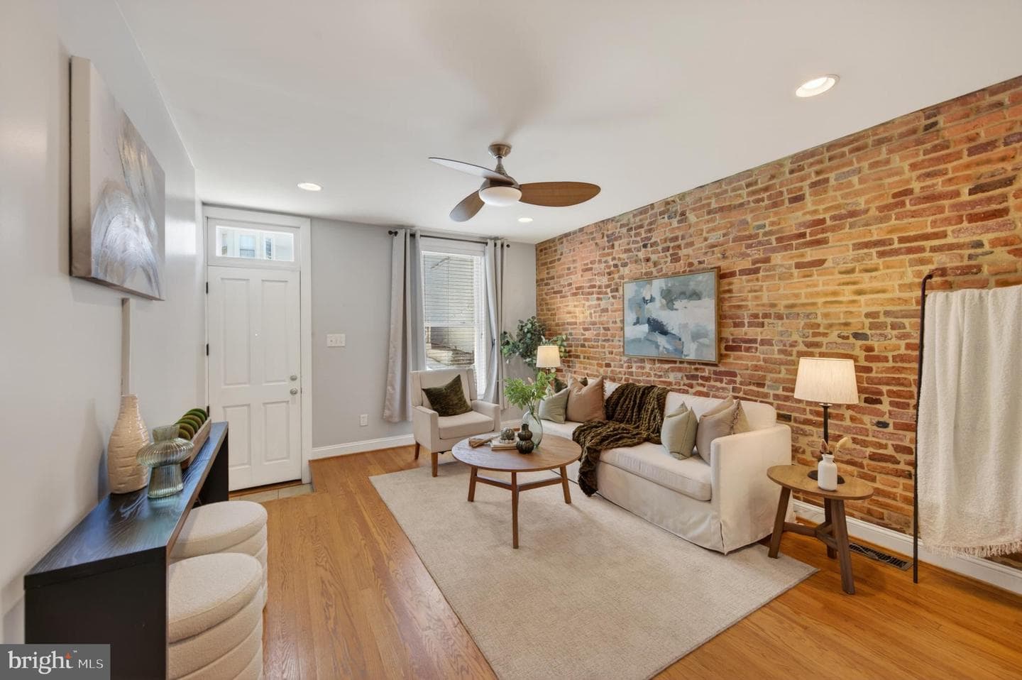 1004 Baylis Street photo 13