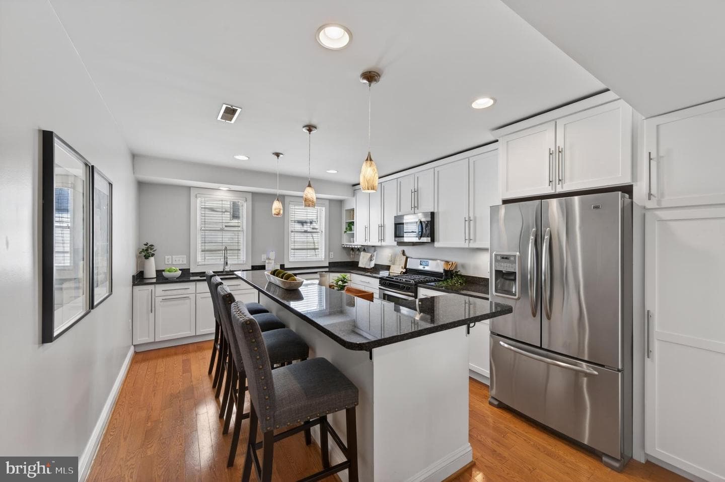 1004 Baylis Street photo 15
