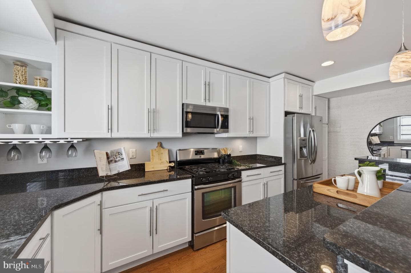 1004 Baylis Street photo 20
